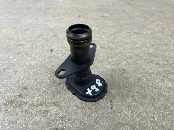 Suzuki OE oljepumpsugrör - Begagnad image 4