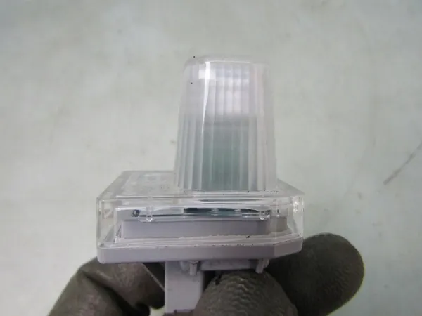 LEAF II ZE1 21R Lampe LED Port de Charge image 4