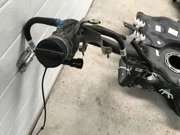 CITROEN C5 X 2022 2023 2024 1.6 THP Bränsletank BAG 9836015680 image 2