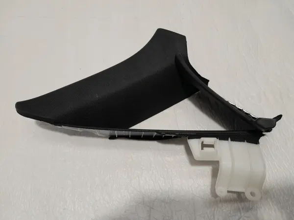 Cobrepilar Audi A4 B9 OEM 8W0857791 - Usado image 2