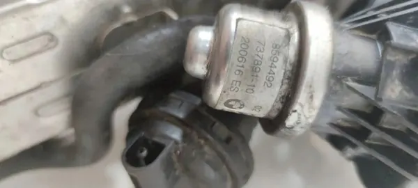BMW X3 F25 2015 EGR-venttiili OEM 8594492 image 4