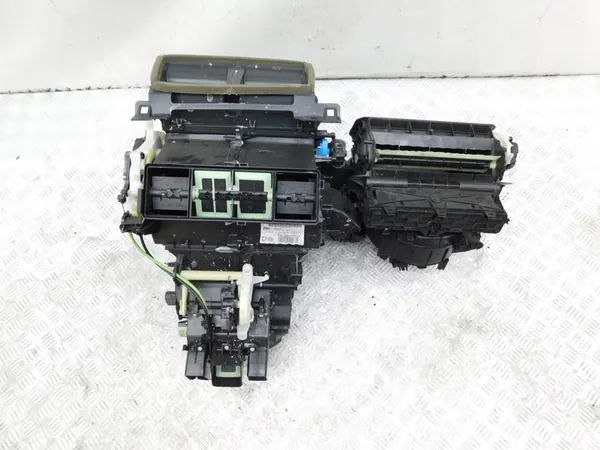 Verwarming Blower Weerstand Behuizing - VW Touran III 15-20 OE image 2