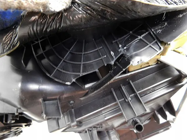 Verwarming Blower Weerstand Behuizing - VW Touran III 15-20 OE image 6