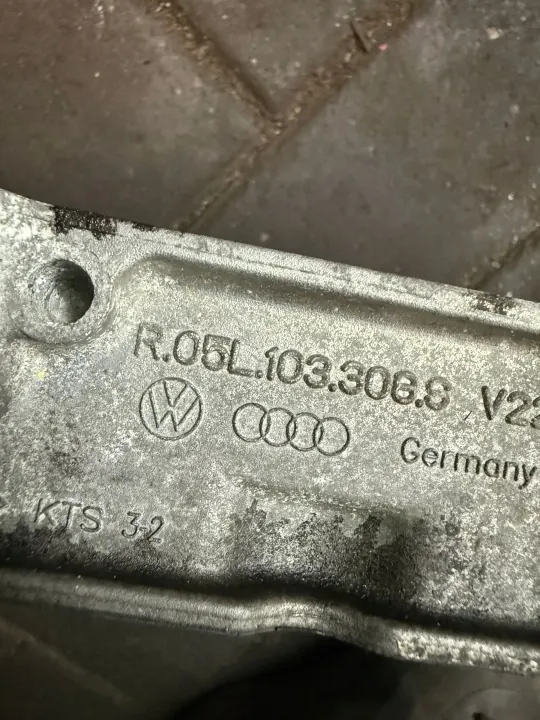OEM 05L103308S Kamaxel för Audi 2.0 TDI - Begagnad image 3