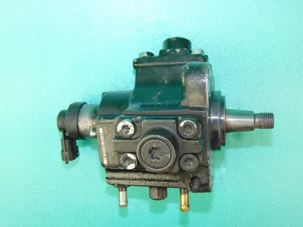 Bosch CP1 Brandstofpomp voor Opel 1.9 CDTI image 5