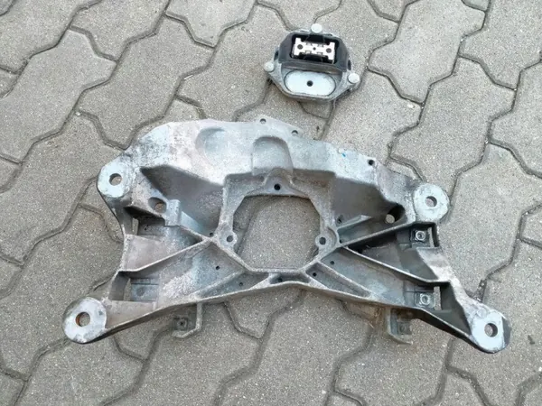 Gebruikte Audi OE versnellingsbaksteun 4H0399263AD image 5