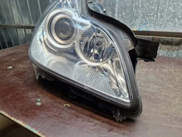 RECHTER XENONKOPLAMP MERCEDES CLS W219 C219 image 2
