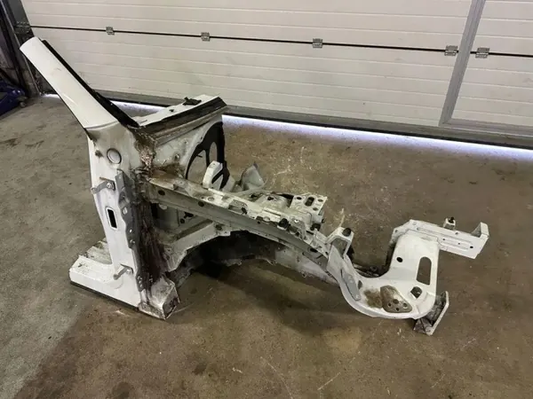 Aile avant droite VW Touareg (7P5) OEM 7P0803106 image 2