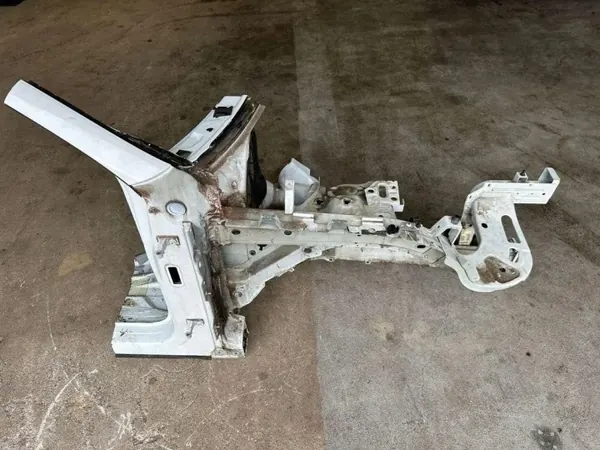 Aile avant droite VW Touareg (7P5) OEM 7P0803106 image 7