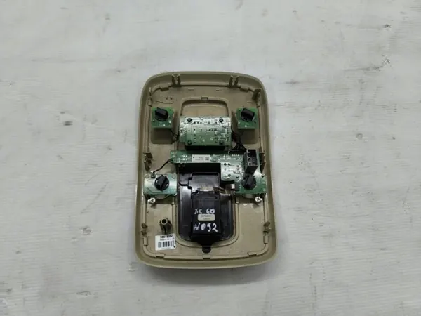 Luz de cabine Volvo XC60 OEM 39819982 - Usado image 3