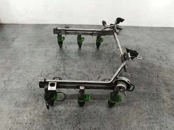 Carril de inyección OEM 078133681BA para Audi A4 B6 2.4 V6 image 4