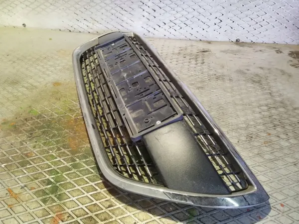 Peugeot 208 Lift Grilli OEM 9810535677 Käytetty image 2