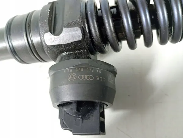 VW Audi Bränslepump OEM 038130073AG - Begagnad image 5