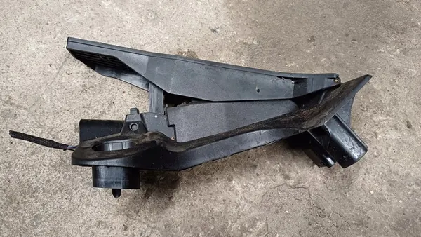 Gaspedal VW Touran I image 2