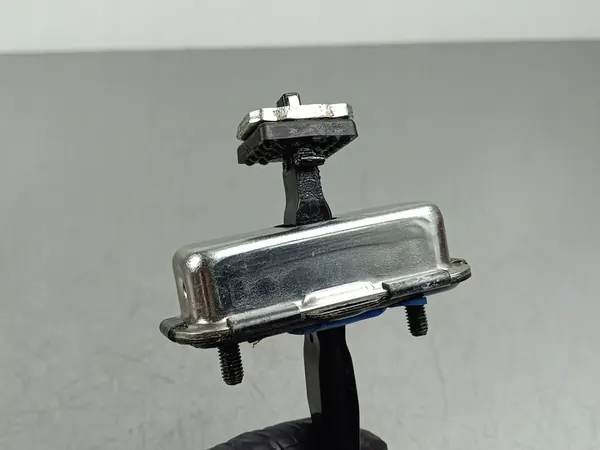 Limitador de porta dianteira Genesis GV70 2025 image 2