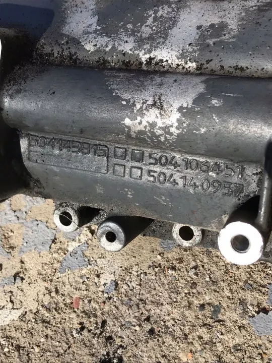 Refroidisseur d'huile OEM 504143815 pour Iveco Stralis 430 image 3