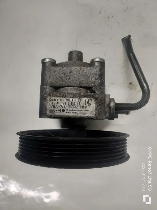 Pompe de direction OEM 7613955147 pour Volvo image 5