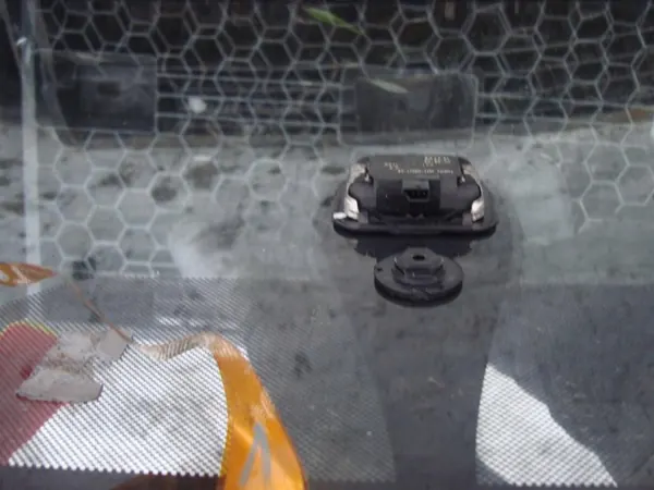 Gebruikte Ford OE voorruit met sensor verwarmd OEM image 4