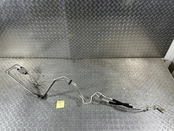 Líneas de refrigerante de aceite OEM 68210018AA Jeep image 2