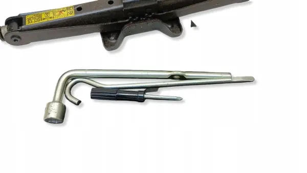 Cric et Clé de Roue OEM 13006 pour Honda CR-V image 3