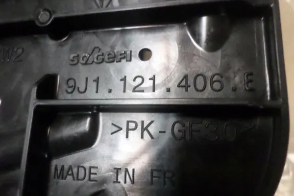 Porsche Taycan kylvätskerör OEM 9J1121406 - Begagnad image 3