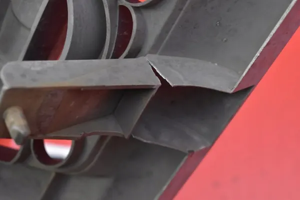 Nissan Navara NP300 Grill 1998-2006 OEM 62310VK000 image 10