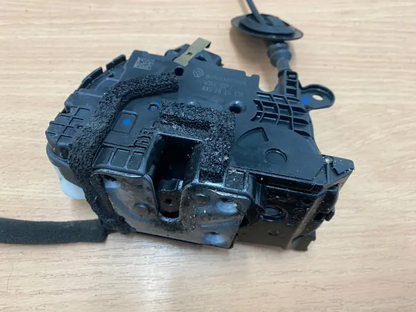 RENAULT TWINGO III Vänster Framdörrslås image 7