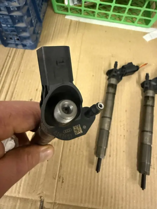 Iniettore Audi VW 2.7 TDI BPP 059130277AJ image 5