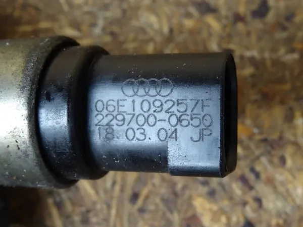 Válvula VVT AUDI A6 C6 2.4 06E109257E image 3