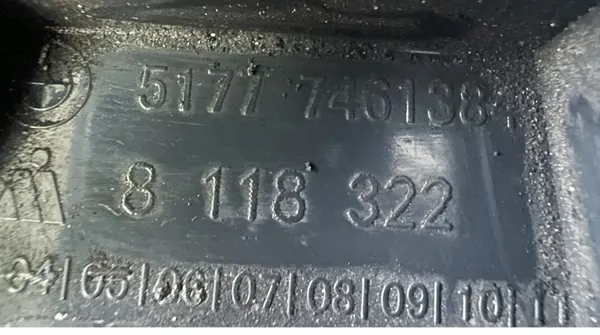 Grampo do para-lama dianteiro direito BMW 1 F40 OEM 51777461384 image 3