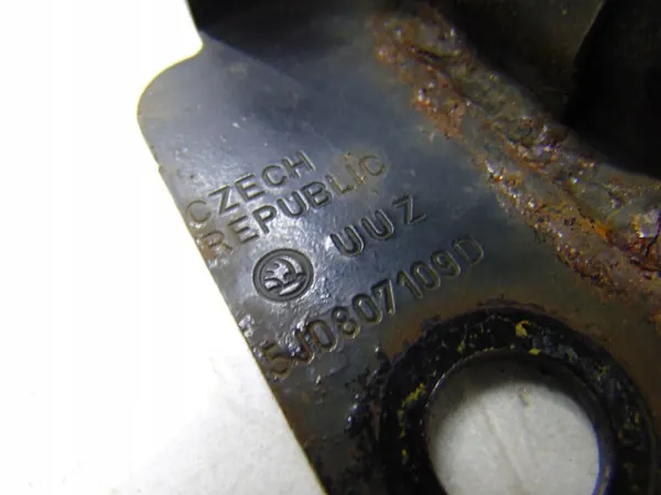 Etupuskuri vahvistus Skoda Fabia II Lift 5J0807109D image 4