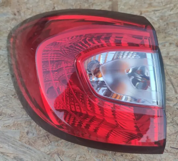 Luz trasera izquierda Renault Captur image 2