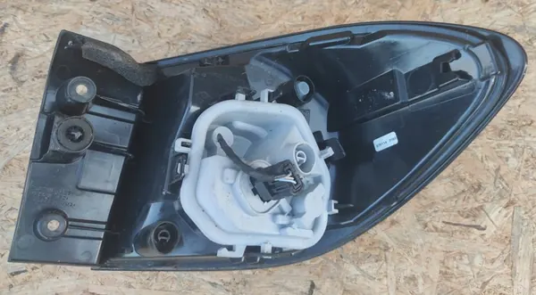 Luz trasera izquierda Renault Captur image 3