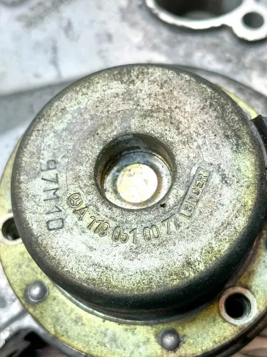 Couvercle de Chaîne de Distribution OEM A1190510077 Mercedes image 10