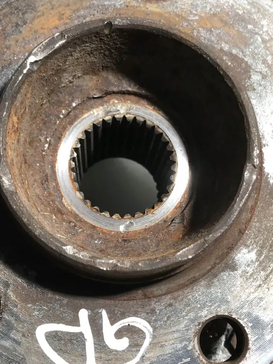 OEM 6793770 Oikea takapyörän navan BMW 5 F10 4.4L image 3