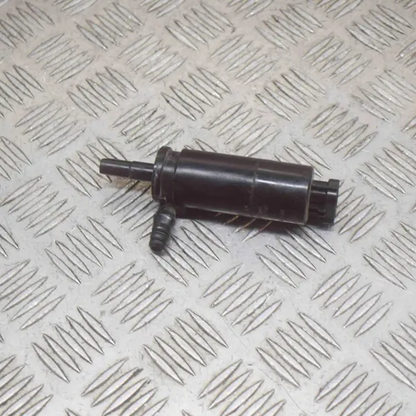 Maserati Quattroporte 2014 Ajovalopesurin pumppu image 2