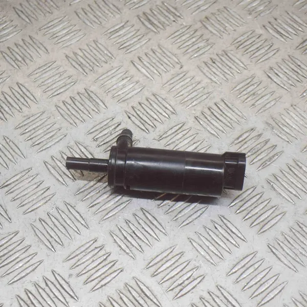 Maserati Quattroporte 2014 Ajovalopesurin pumppu image 3