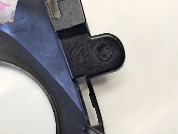 Griglia sinistra Toyota Yaris III Lift 2019 image 9