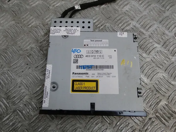 Changer de plaques Audi A6 C6 4F OEM 4E0910110C image 2