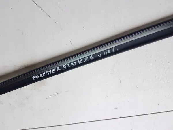 Subaru Forester SK Rivestimento finestrino posteriore 62186SJ030 image 4