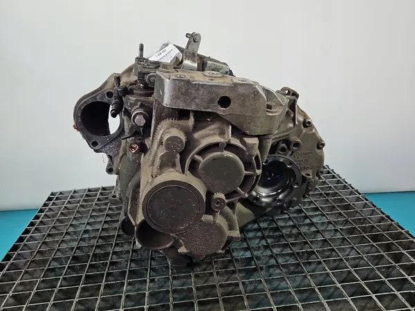 Manuaalivaihteisto JLU Audi A3 8P 2.0 TDI image 4