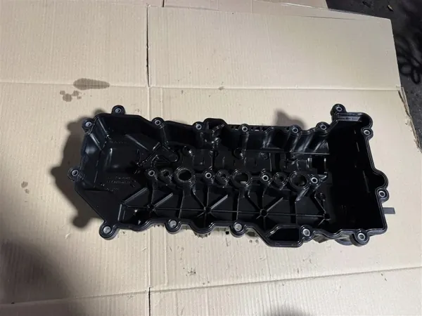 Couvercle de soupape OEM 55510723 pour Opel Astra K image 9