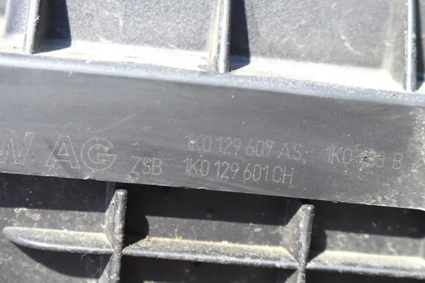 Filtro de ar OEM 1K0129607AS para VW Audi - Usado image 7