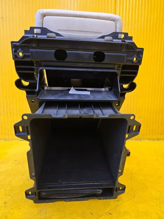 Accoudoir arrière Audi A8 S8 D4 OEM 4H0885076L image 3