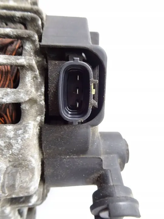 Alternador Hyundai i30 1.6 CRDI OE 37300-2A600 image 3