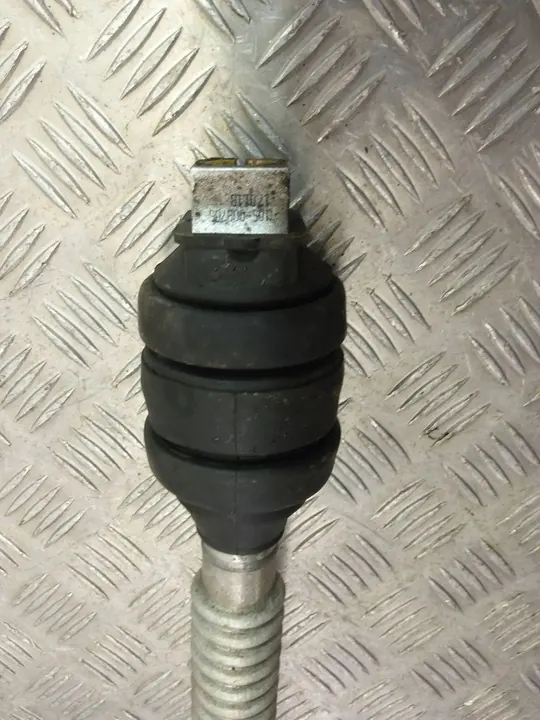 Connexion en caoutchouc de l'arbre de transmission BMW X3 G01 6884648 image 4