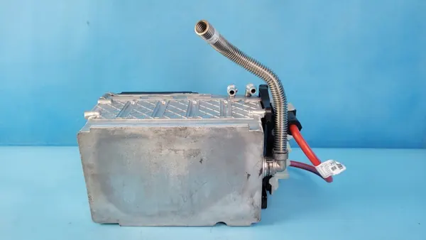 Mercedes W206 48V Starterbatterie OEM A0009825220 image 10