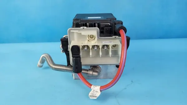 Mercedes W206 48V Starterbatterie OEM A0009825220 image 3