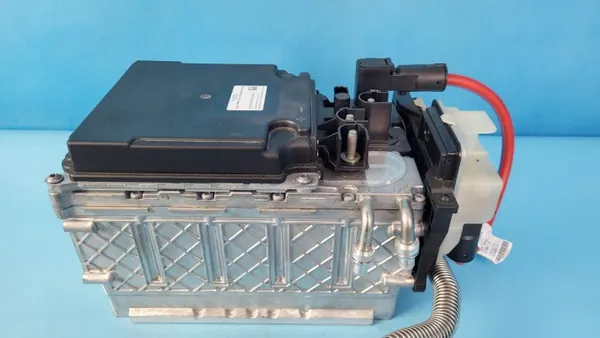 Mercedes W206 48V Starterbatterie OEM A0009825220 image 5