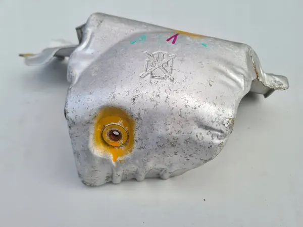 Katalysator värmesköld Opel Astra K 1.6 Turbo OEM 55590435 image 3